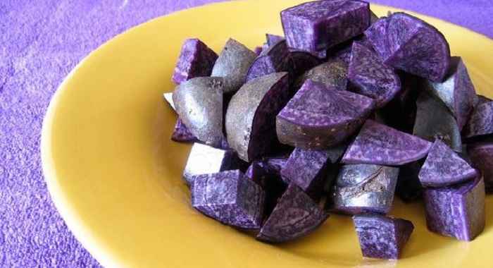 Lila édesburgonya krémleves